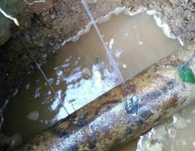 舞钢楼顶渗水维修公司分享下地暖漏水的原因及检测方法。